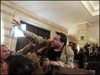 _45297222_journalist203.jpg