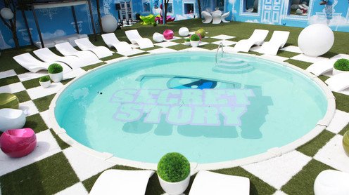 secret-story-3-piscine.jpg