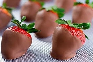 make-chocolate-covered-strawberries-800X800.jpg