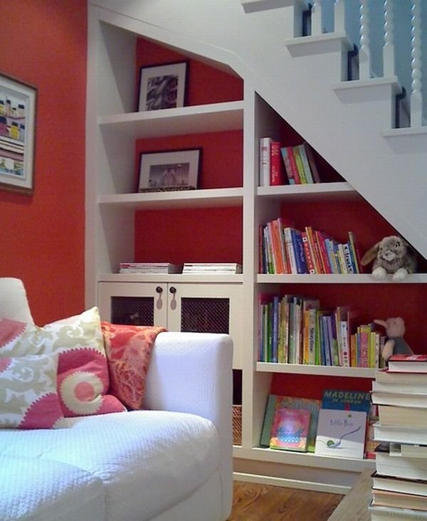 Smart-storage-shelf-in-white-and-red.jpg