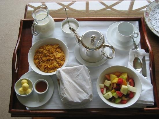 breakfast-in-bed.jpg