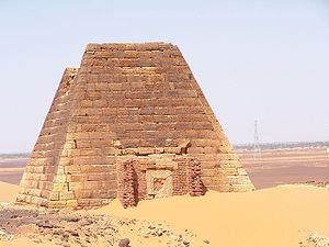 300px-Sudan_Meroe_Pyramids_30sep2005_6.jpg