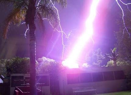 lightning_wideweb__430x312.jpg