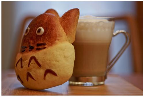 Cute_Snack_on_a_Rainy_Day.jpg